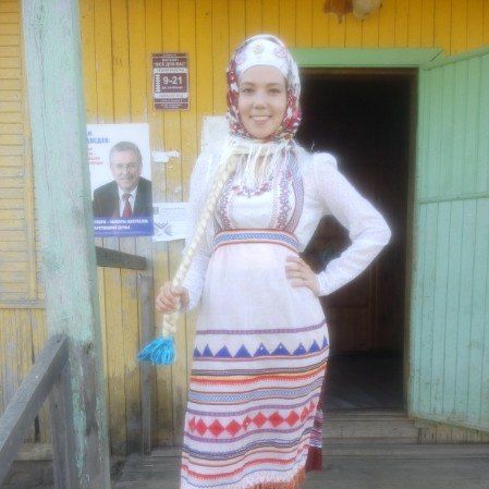 Комышева Юлия за 1 место в конкурсе " Коми костюм"